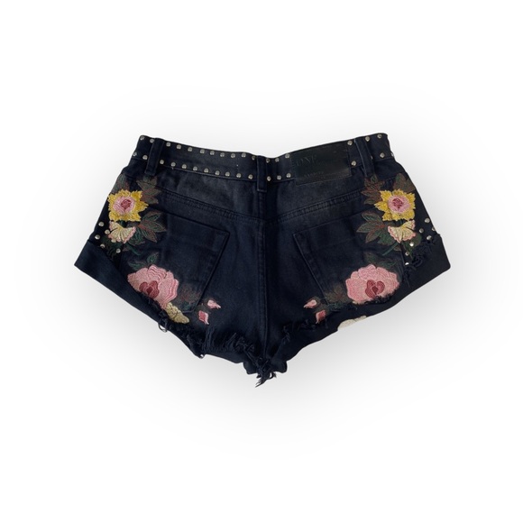 HTF: new One Teaspoon 𑁍 Floral Embroidery Bandit Cut Off Shorts 𑁍 Fox Black 26 - Picture 11 of 16